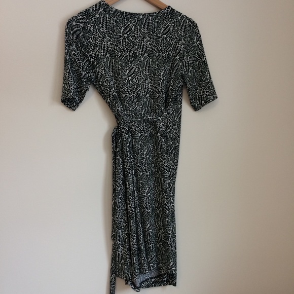 Classy Maternity Dress w/ Side Ties - Picture 3 of 6